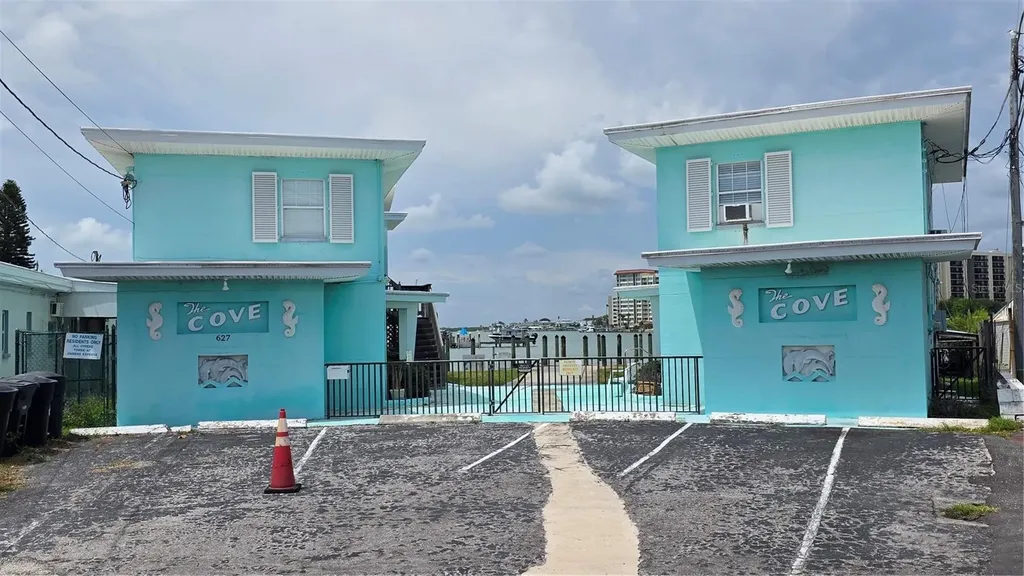627 Bay Esplanade Clearwater Beach FL 33767