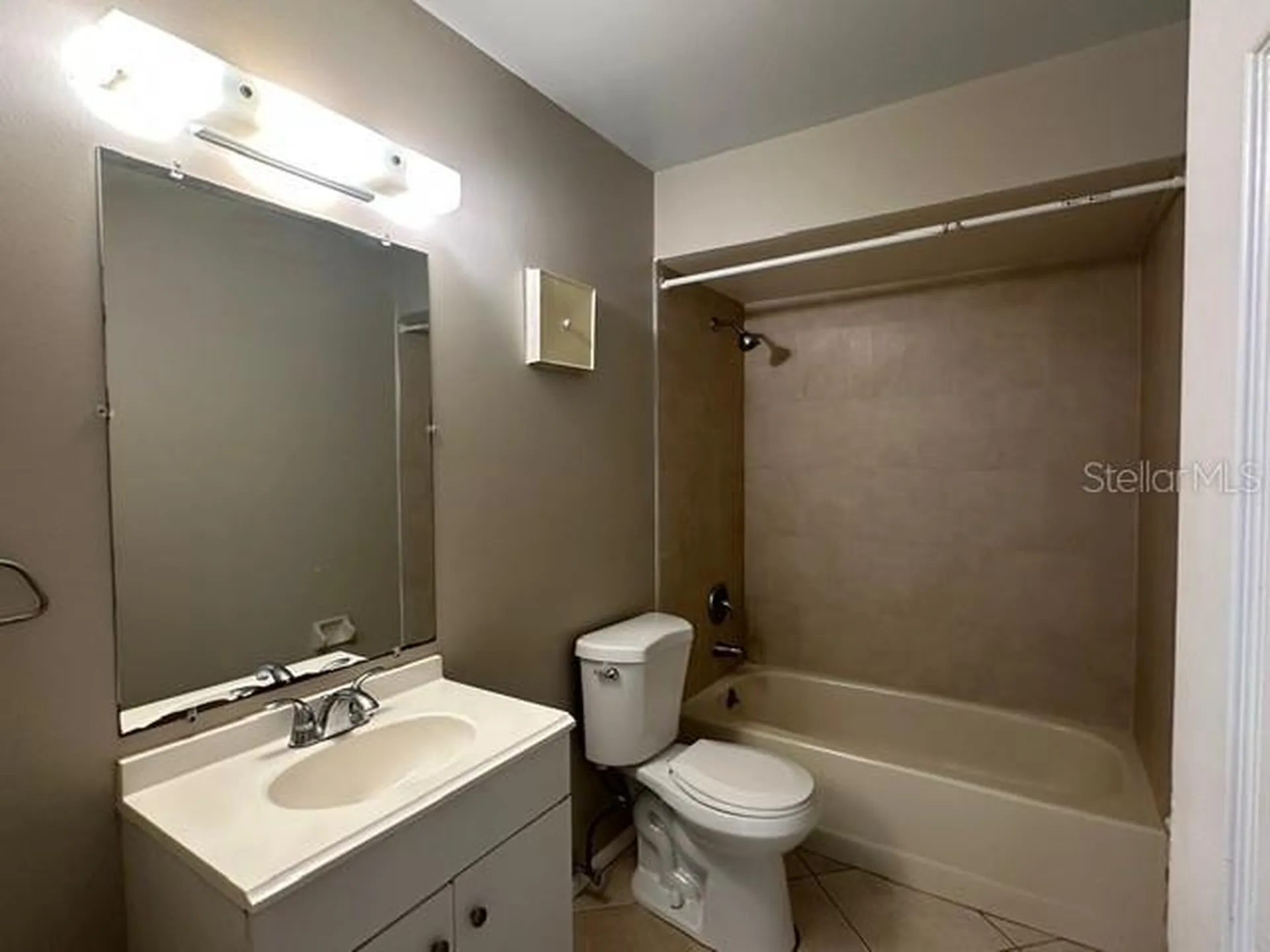 2739 Hunt Club Lane Orlando FL 32826