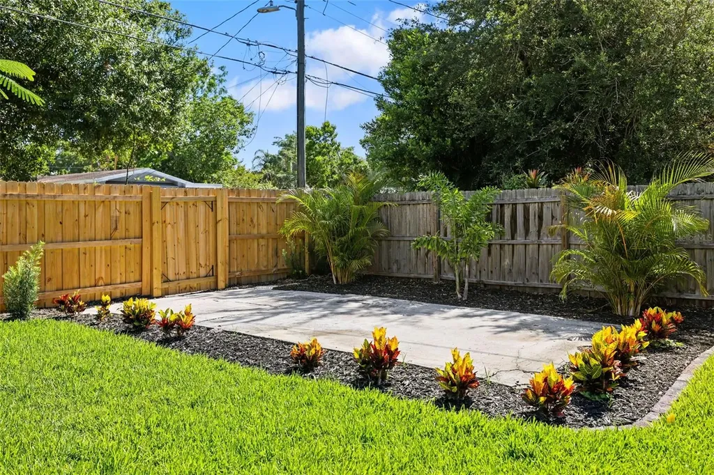 4229 7th Avenue N St Petersburg FL 33713