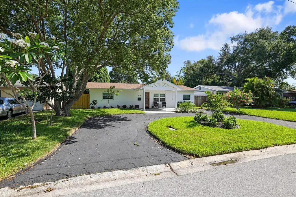 4229 7th Avenue N St Petersburg FL 33713