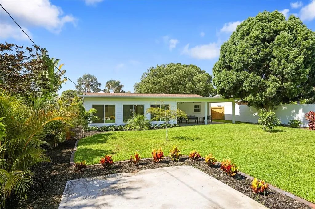 4229 7th Avenue N St Petersburg FL 33713