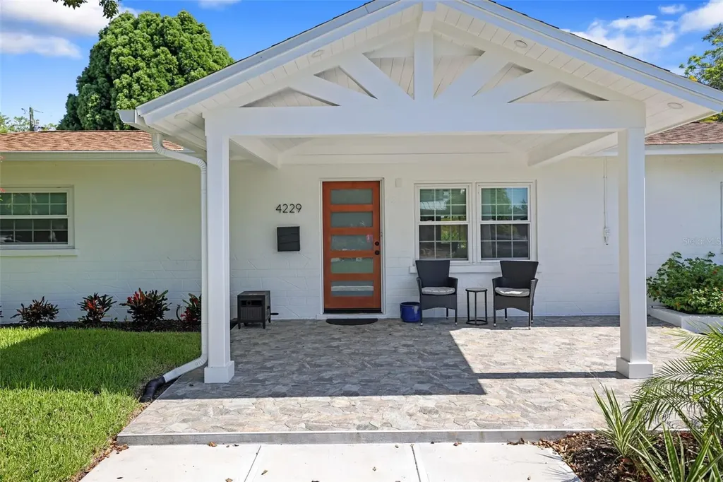 4229 7th Avenue N St Petersburg FL 33713