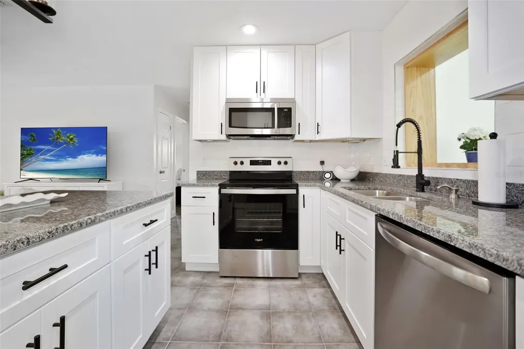 4229 7th Avenue N St Petersburg FL 33713