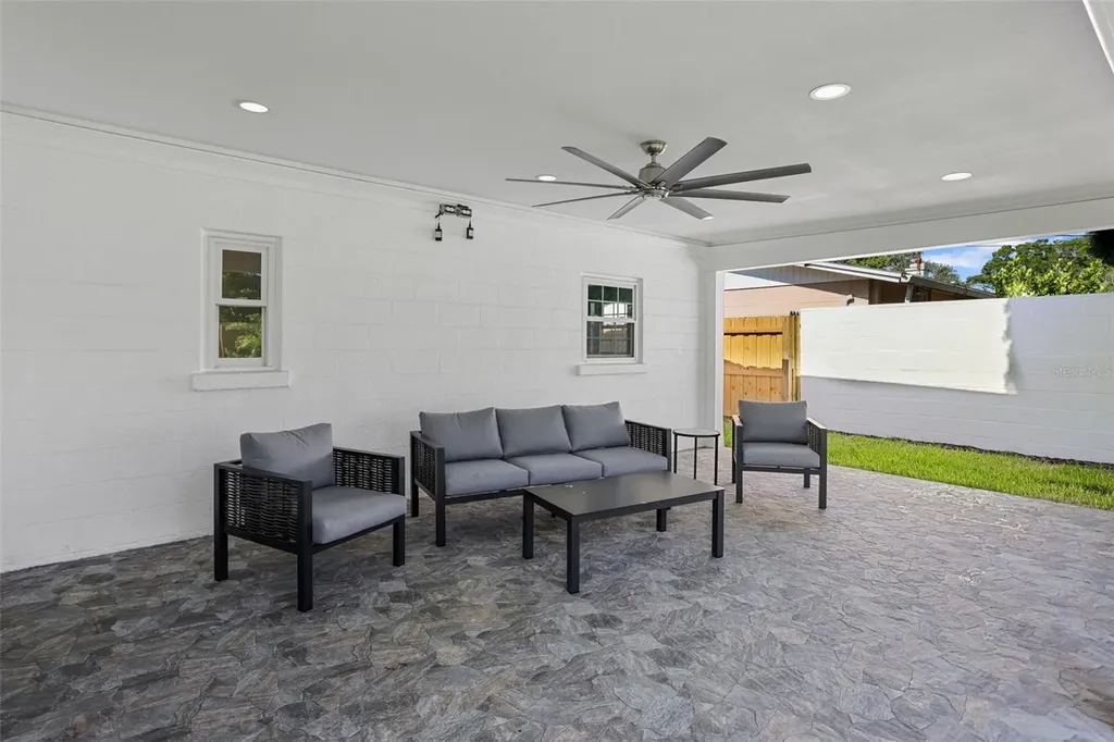 4229 7th Avenue N St Petersburg FL 33713