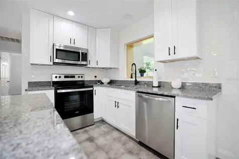 4229 7th Avenue N St Petersburg FL 33713