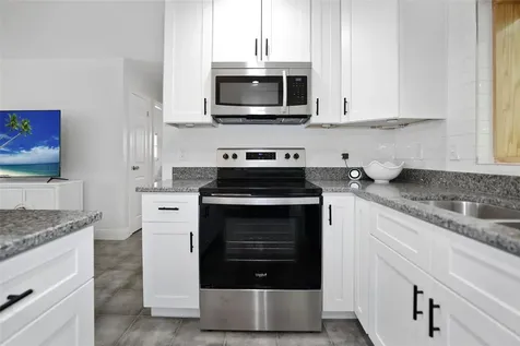 4229 7th Avenue N St Petersburg FL 33713