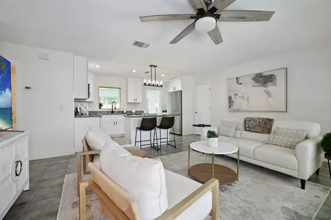 4229 7th Avenue N St Petersburg FL 33713