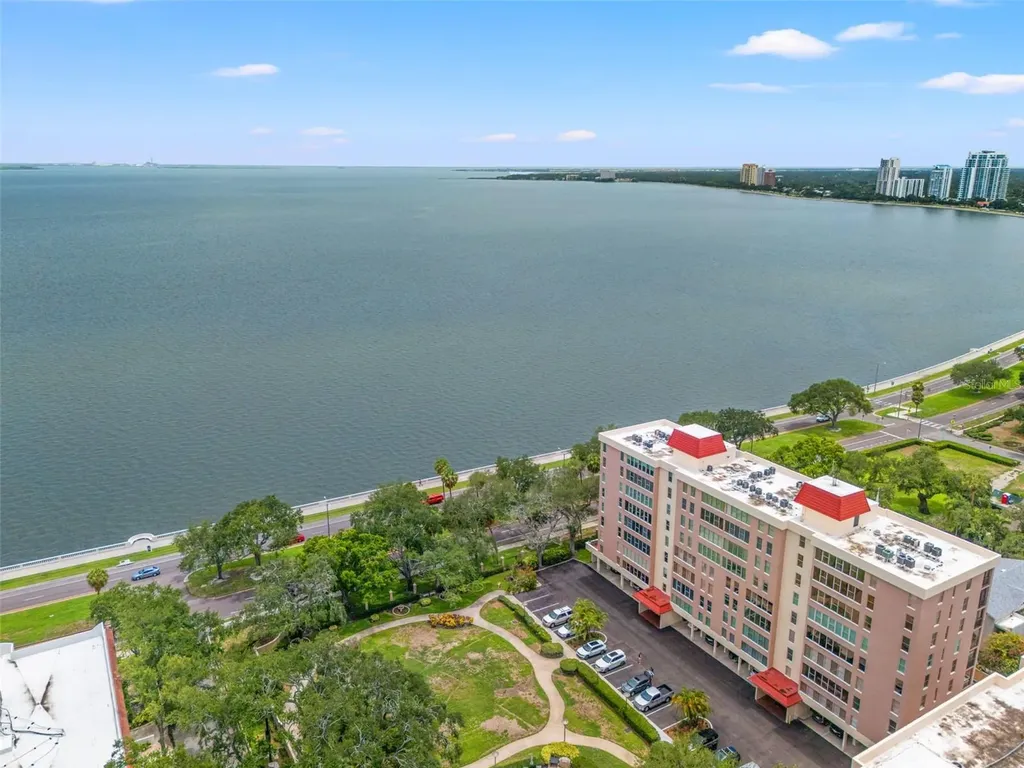 2407 S Ardson Place Tampa FL 33629