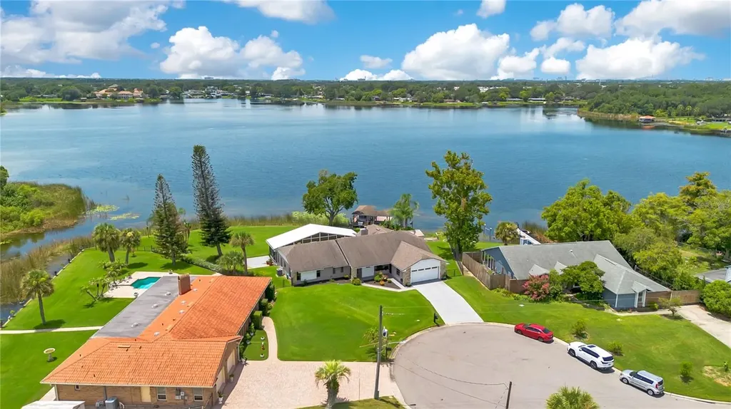 884 W Lake Holden Point Orlando FL 32805