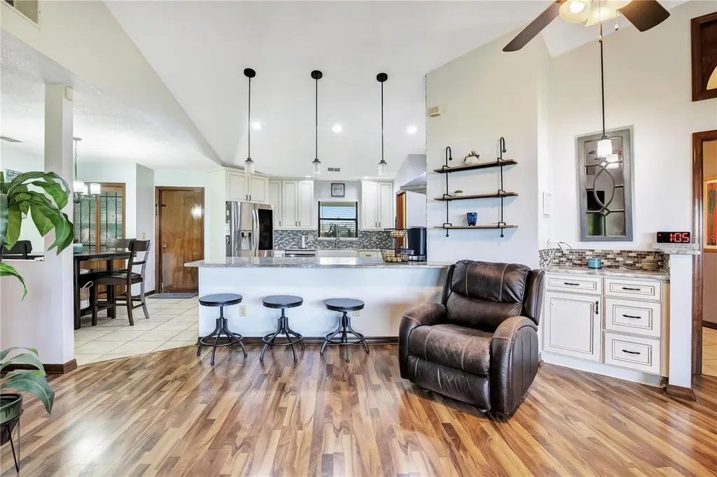 884 W Lake Holden Point Orlando FL 32805