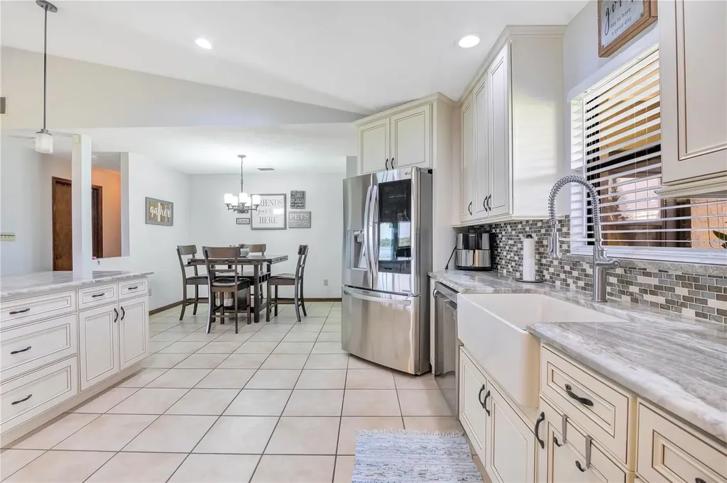 884 W Lake Holden Point Orlando FL 32805
