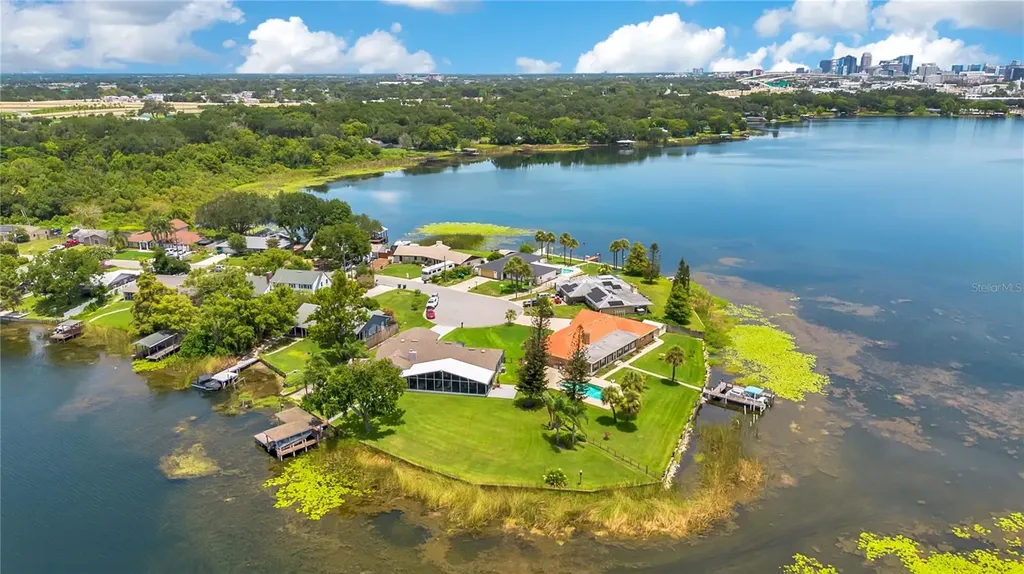 884 W Lake Holden Point Orlando FL 32805