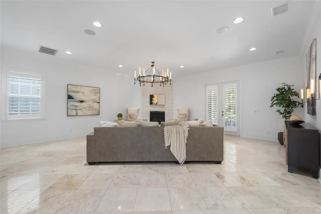 4802 W Beachway Drive Tampa FL 33609