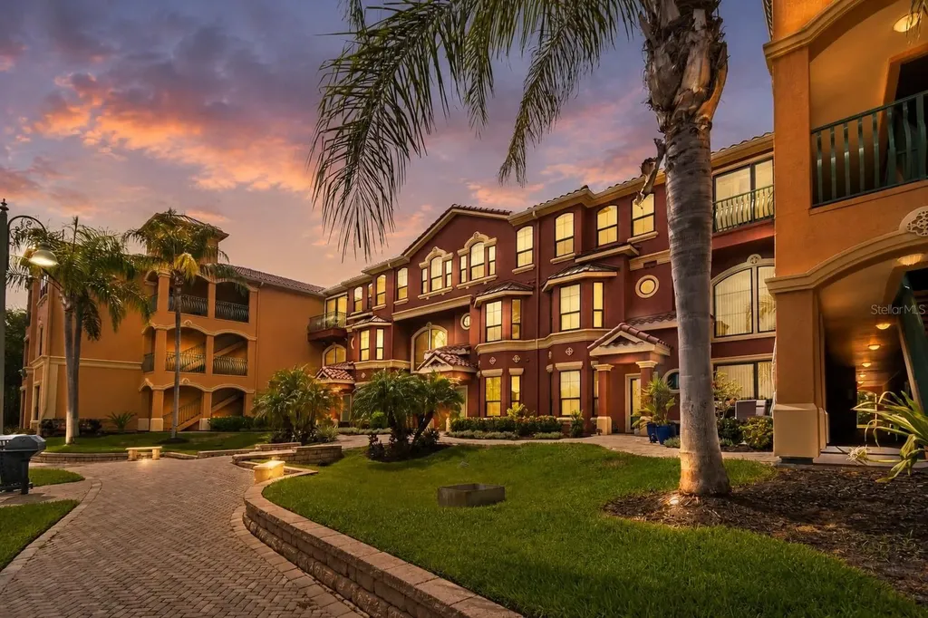2717 Via Cipriani Clearwater FL 33764