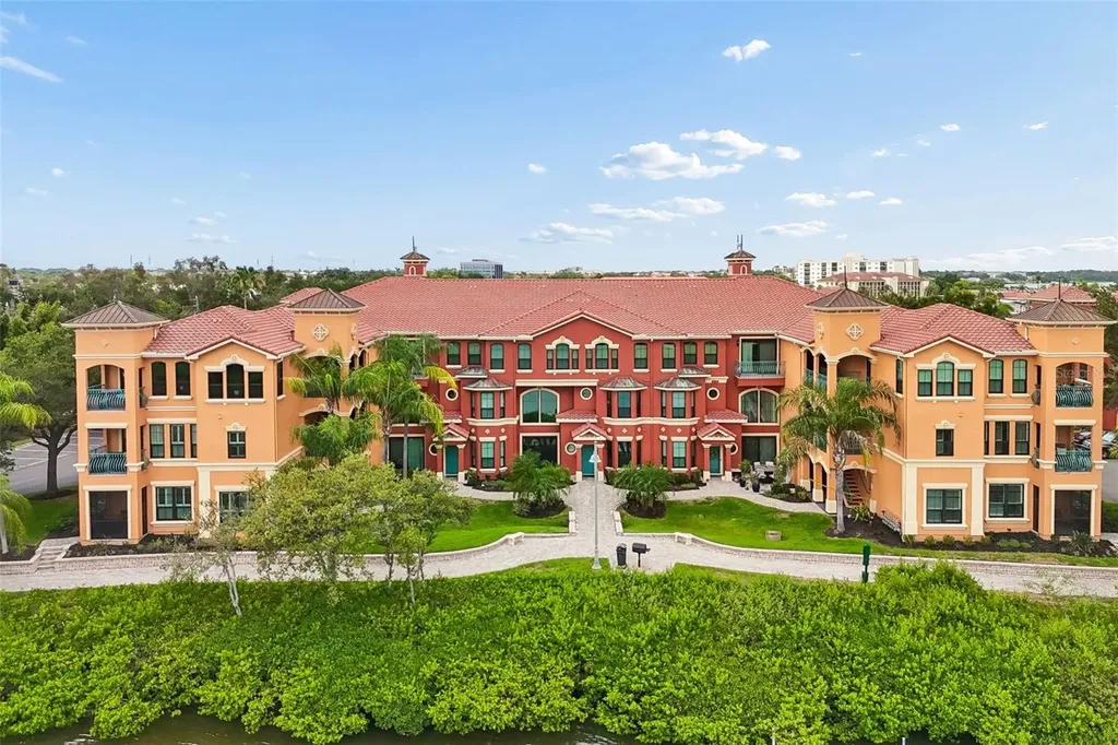 2717 Via Cipriani Clearwater FL 33764