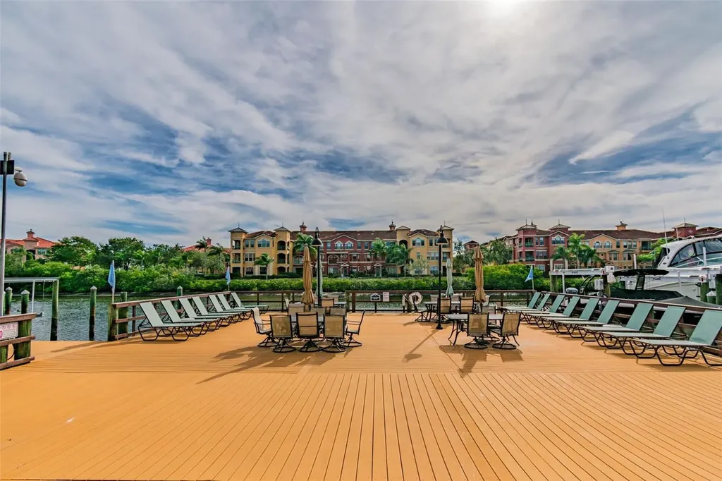 2717 Via Cipriani Clearwater FL 33764