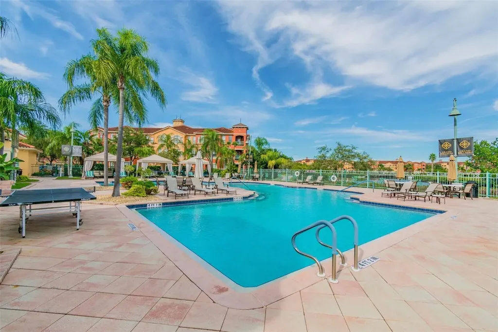 2717 Via Cipriani Clearwater FL 33764