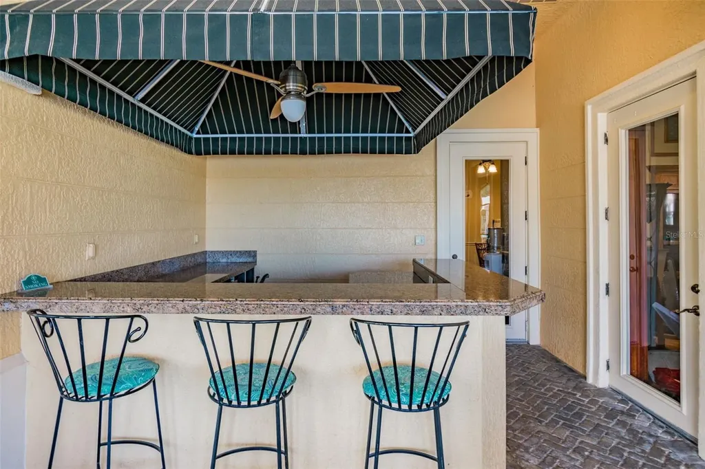 2717 Via Cipriani Clearwater FL 33764