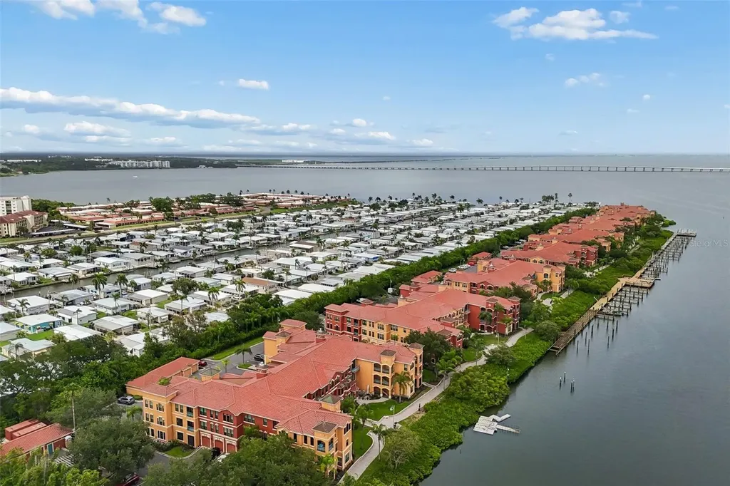 2717 Via Cipriani Clearwater FL 33764