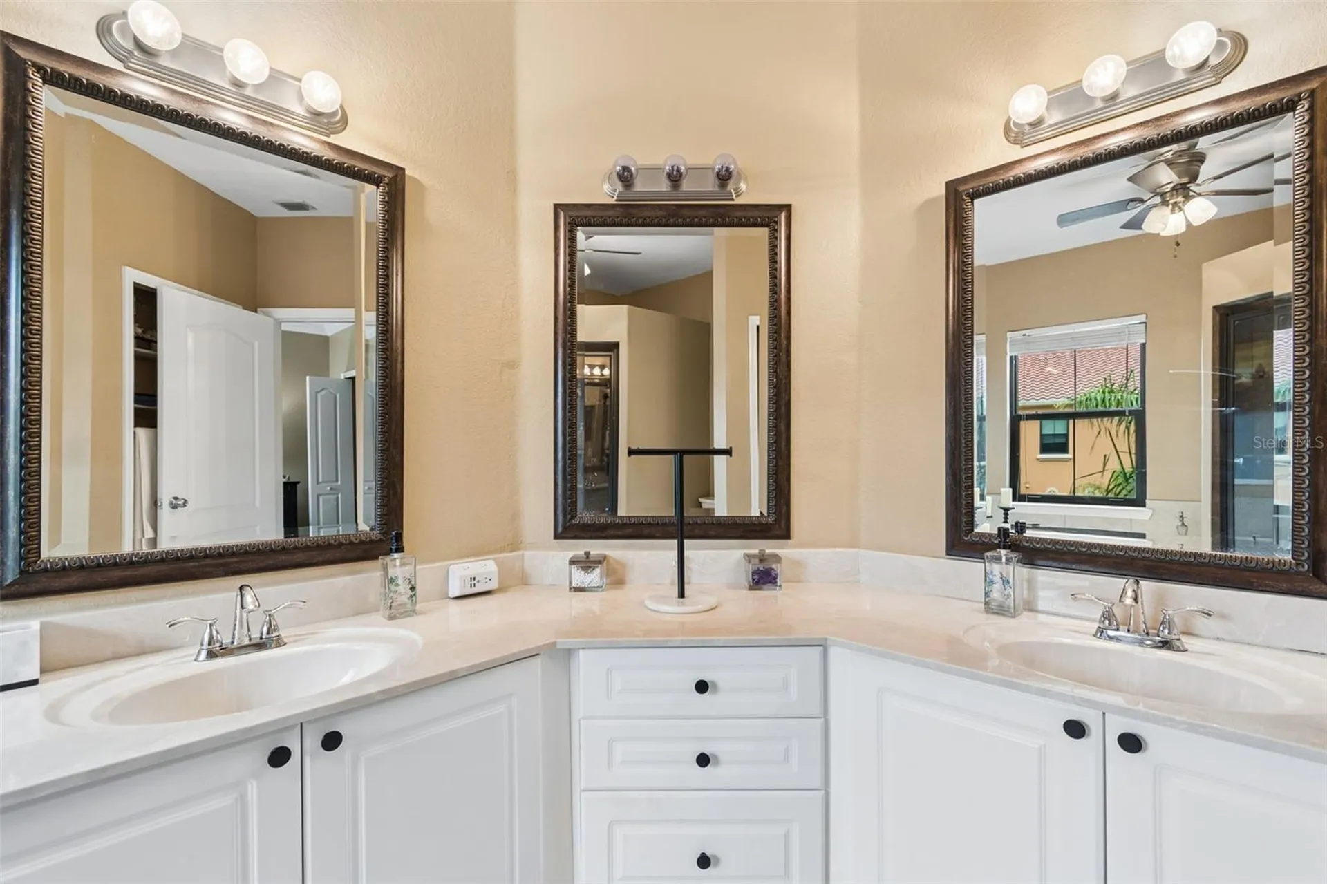 2717 Via Cipriani Clearwater FL 33764