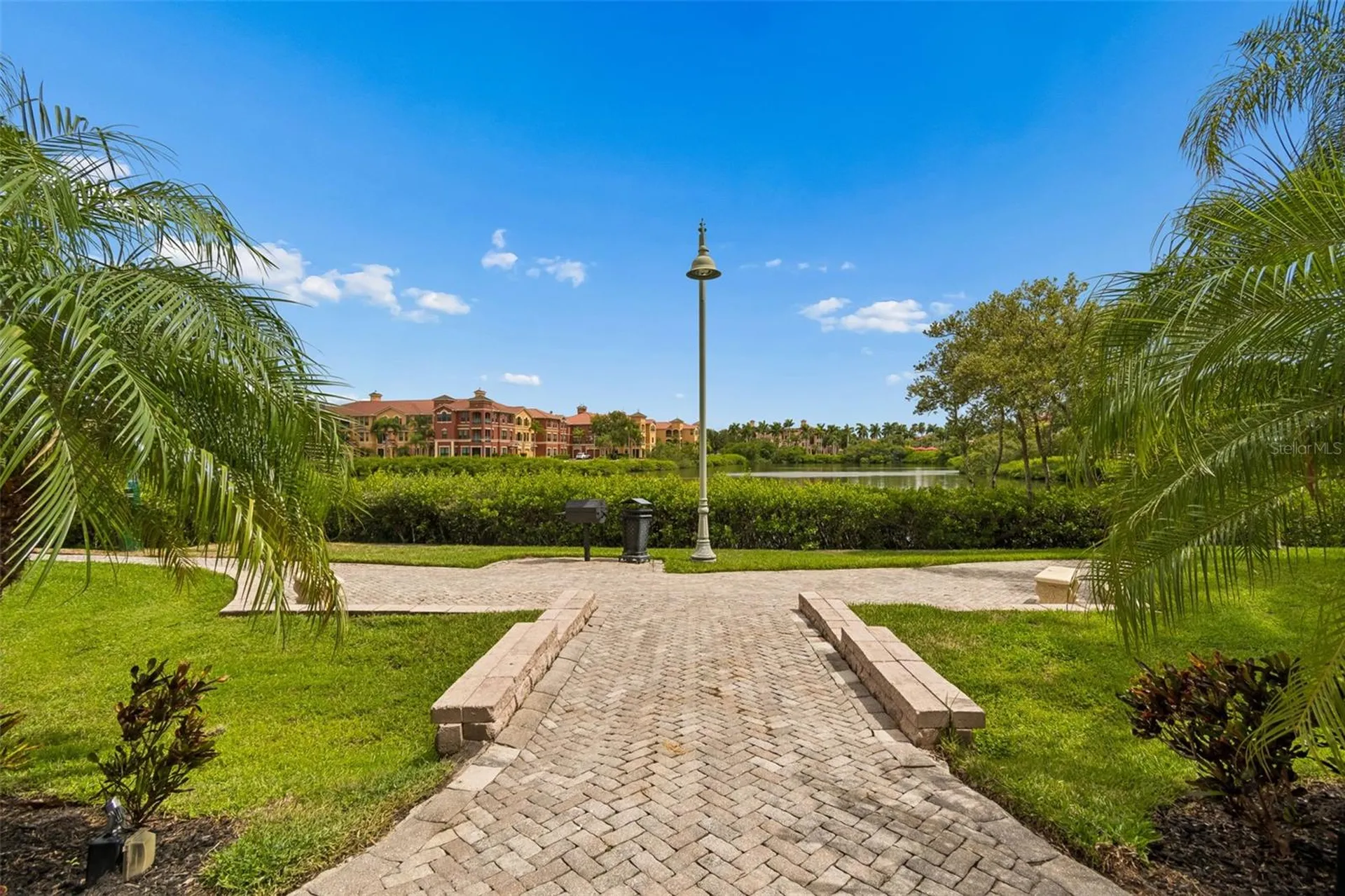 2717 Via Cipriani Clearwater FL 33764