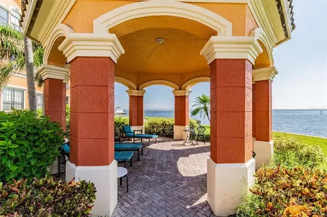 2717 Via Cipriani Clearwater FL 33764