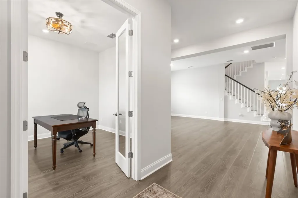 4401 Park Lake Street Orlando FL 32803