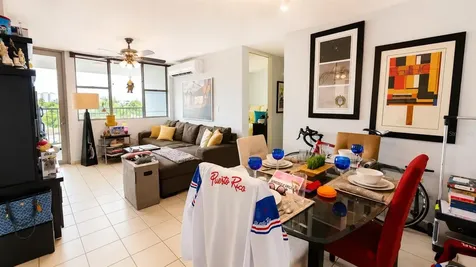 17 Regina Medina Guaynabo PR 00969