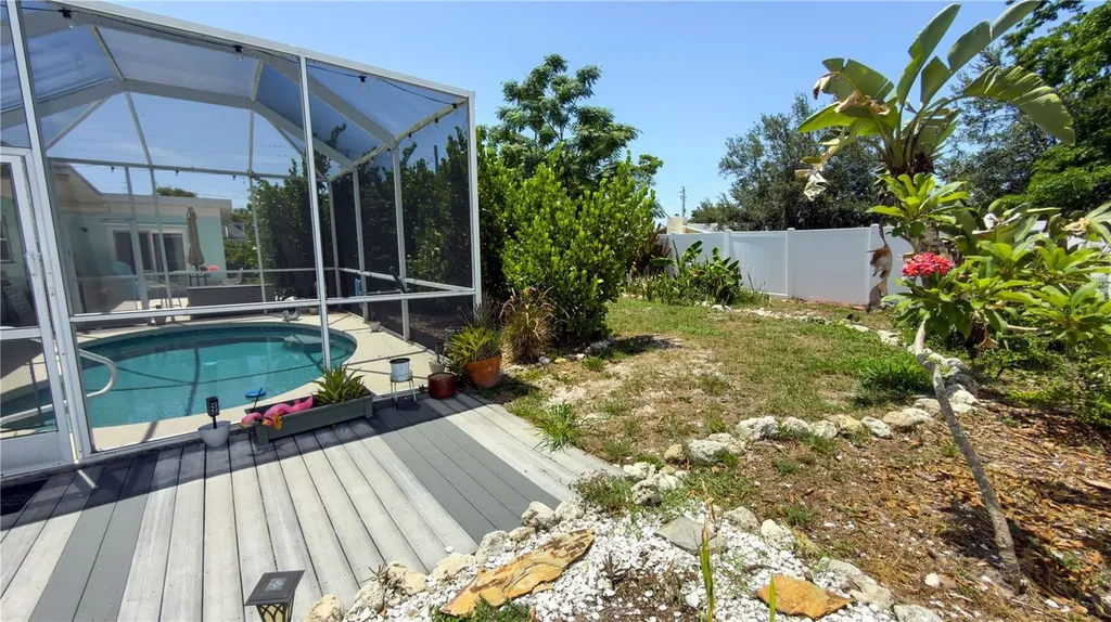 2215 Alvarado Lane Sarasota FL 34231