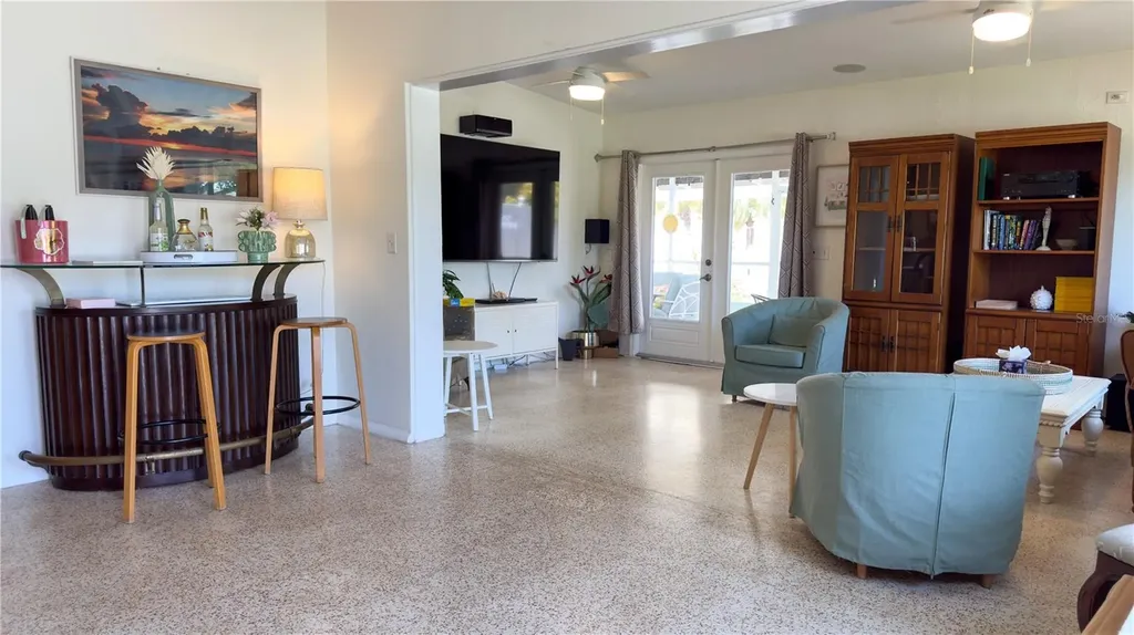 2215 Alvarado Lane Sarasota FL 34231