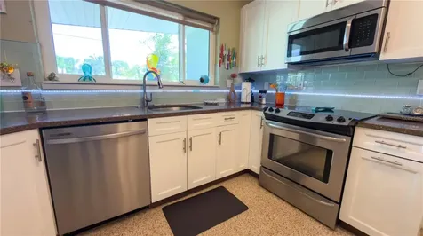 2215 Alvarado Lane Sarasota FL 34231