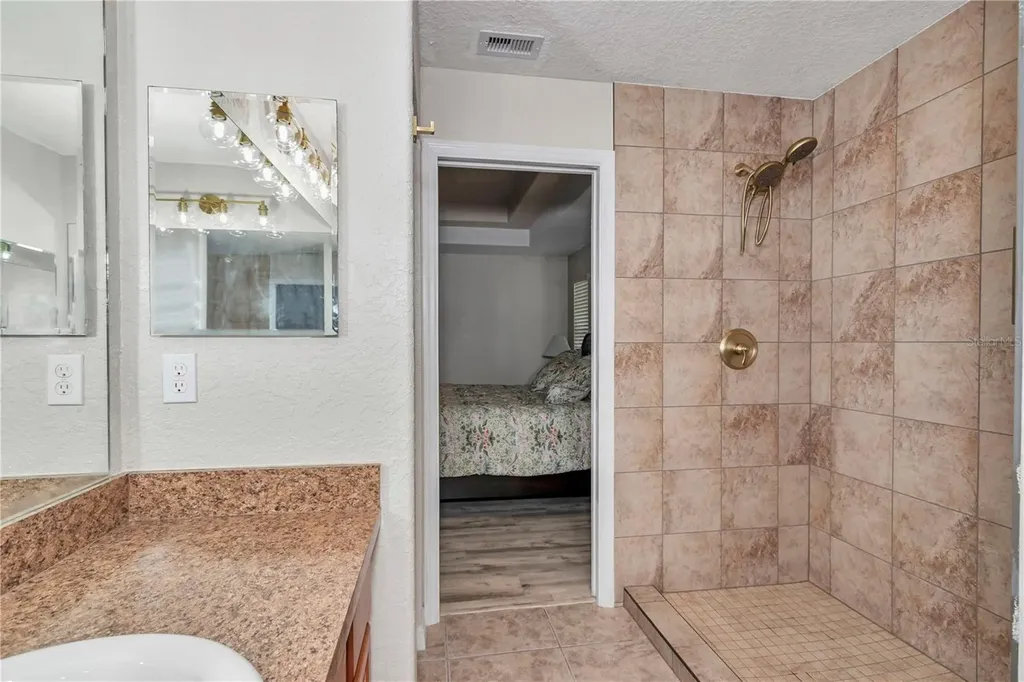 12439 NE 48th Circle Oxford FL 34484