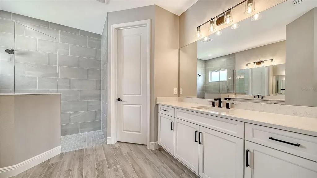 8063 Anthirium Loop Sarasota FL 34240