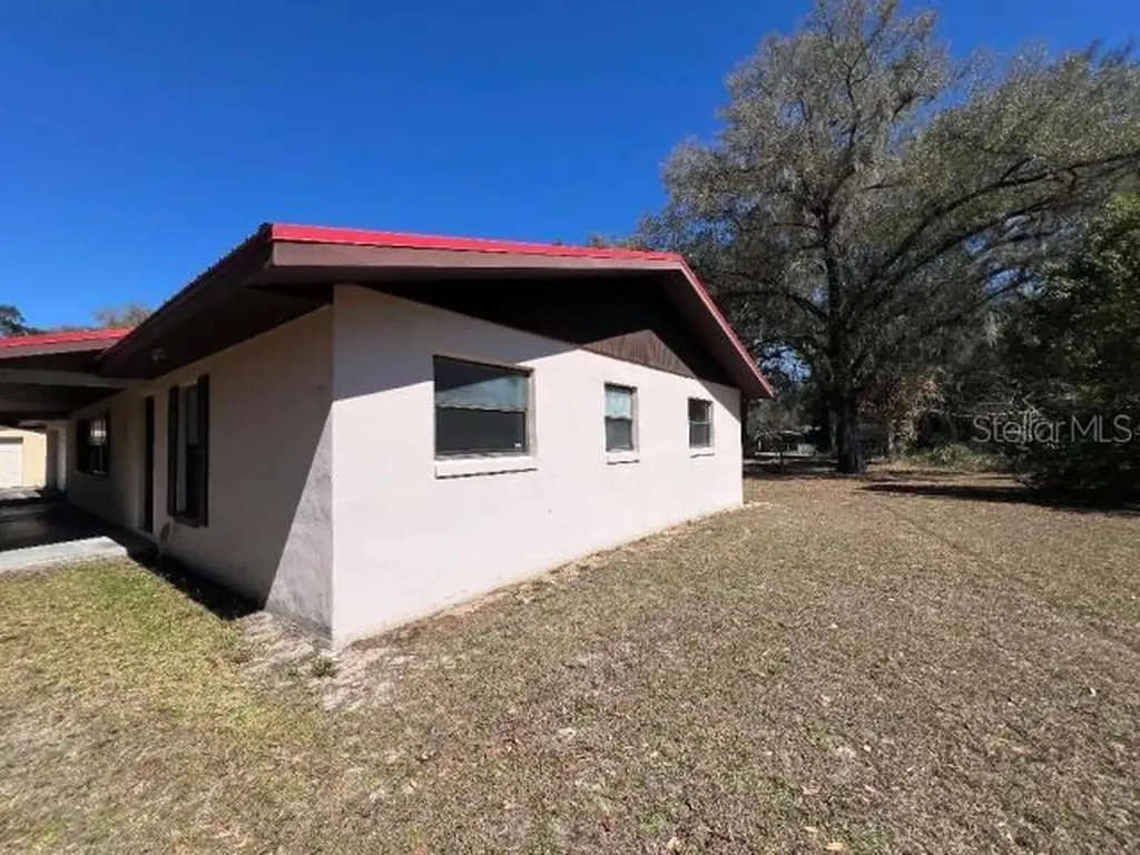 5875 NE 167th Avenue Silver Springs FL 34488