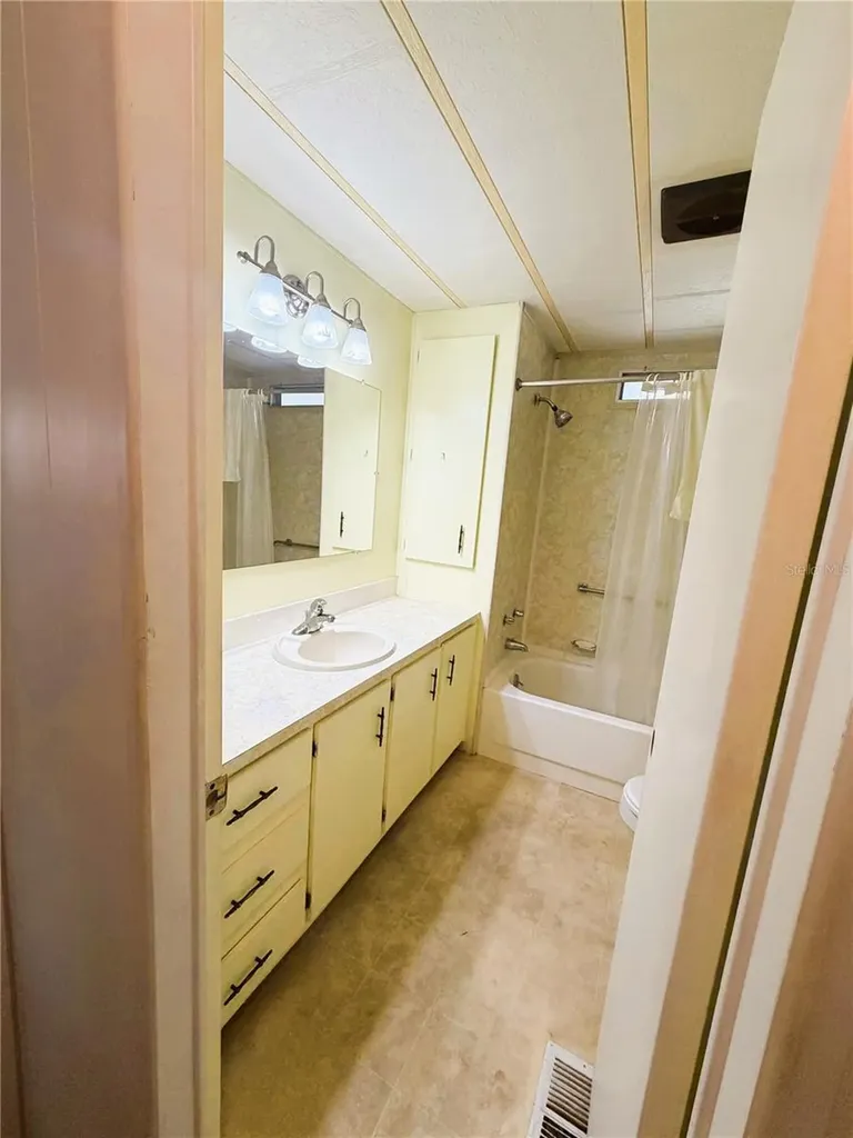 203 Aspen Circle Leesburg FL 34748