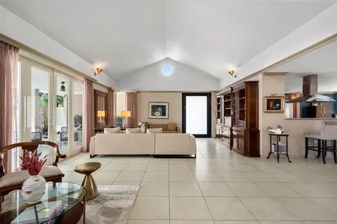 377 Corredor De La Arboleda Dorado PR 00646