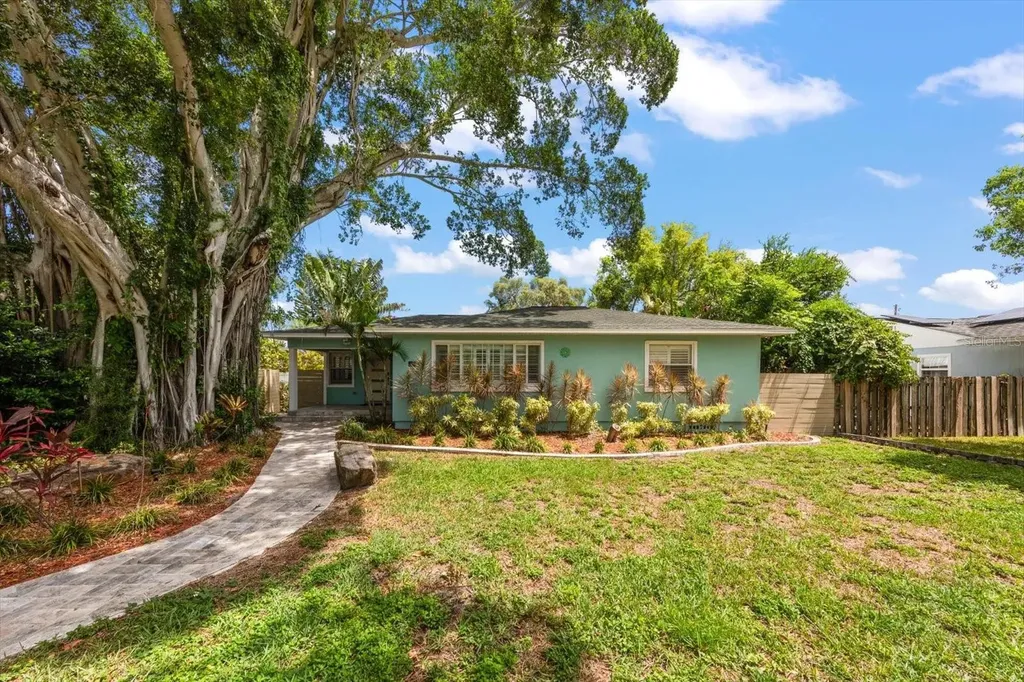 5015 20th Avenue N St Petersburg FL 33710