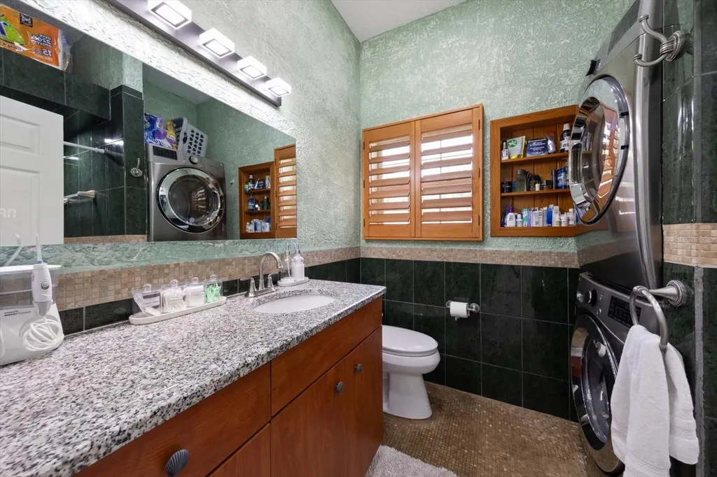 5015 20th Avenue N St Petersburg FL 33710