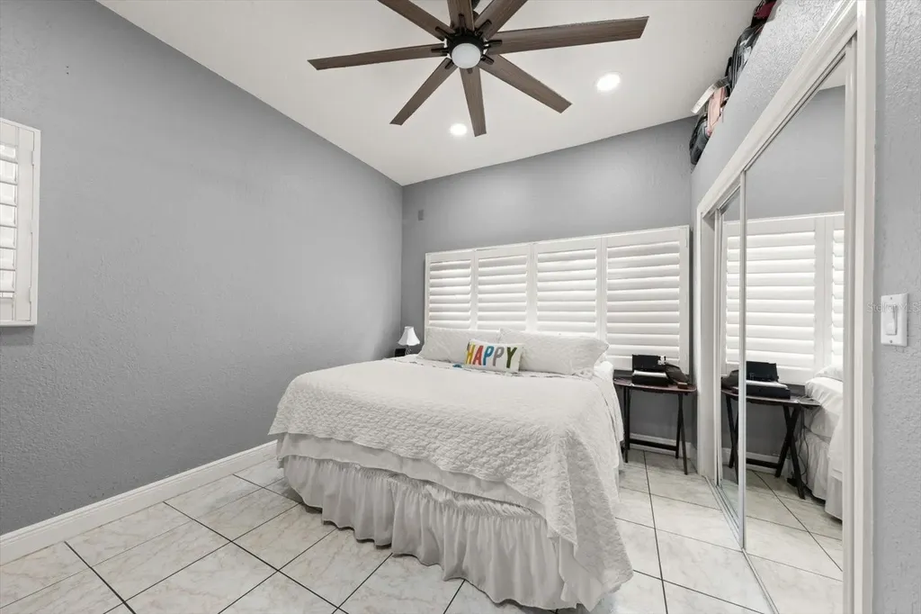 5015 20th Avenue N St Petersburg FL 33710