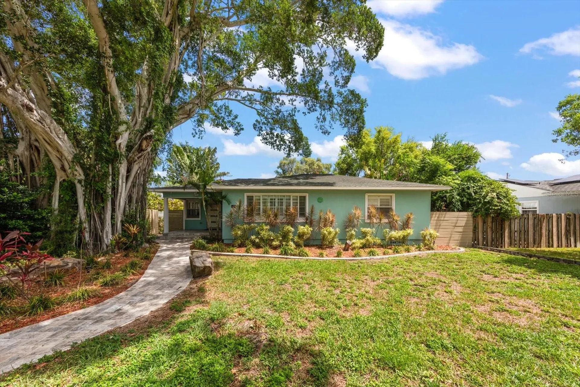 5015 20th Avenue N St Petersburg FL 33710