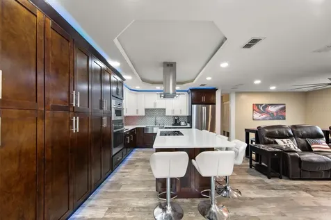 5015 20th Avenue N St Petersburg FL 33710