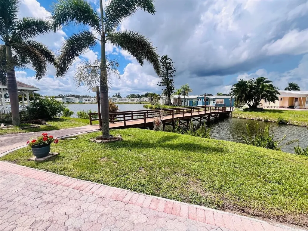 2215 73rd Street E Palmetto FL 34221