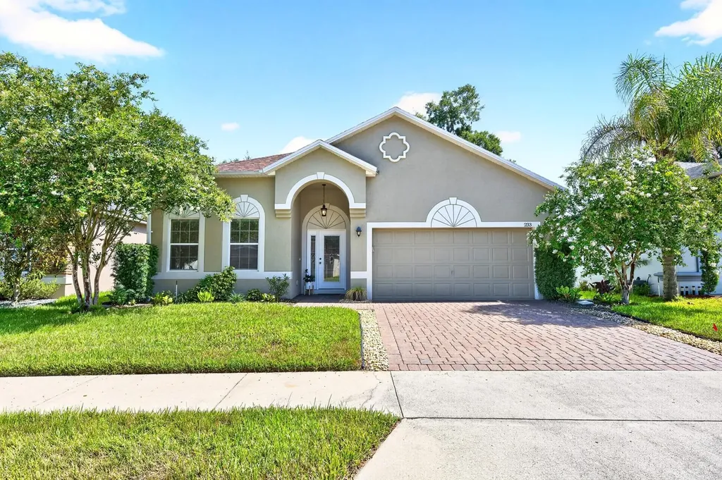 233 W Fiesta Key Loop Deland FL 32720