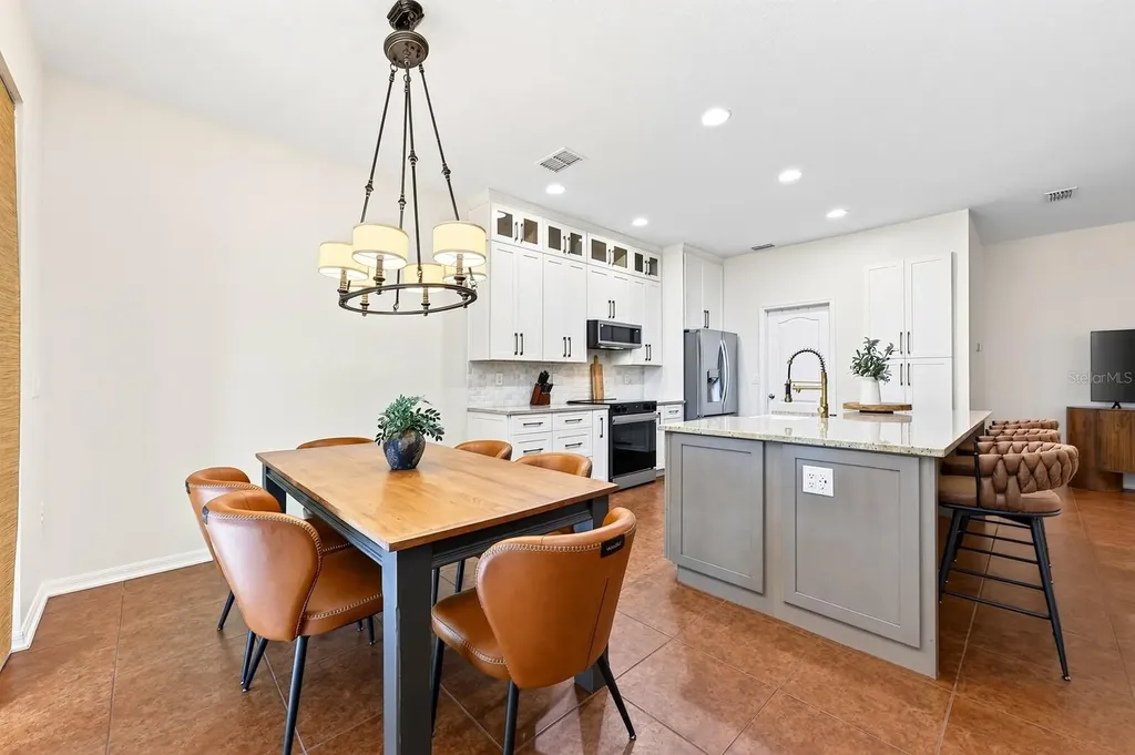 233 W Fiesta Key Loop Deland FL 32720