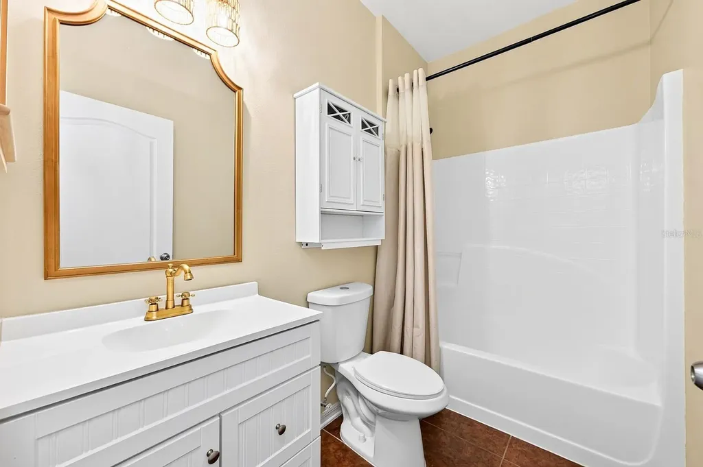 233 W Fiesta Key Loop Deland FL 32720