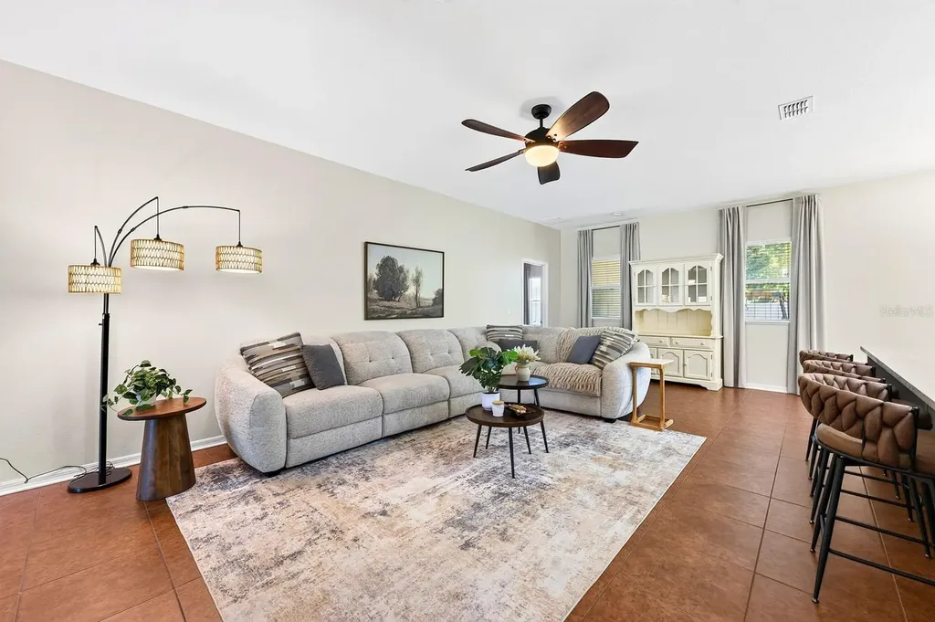 233 W Fiesta Key Loop Deland FL 32720