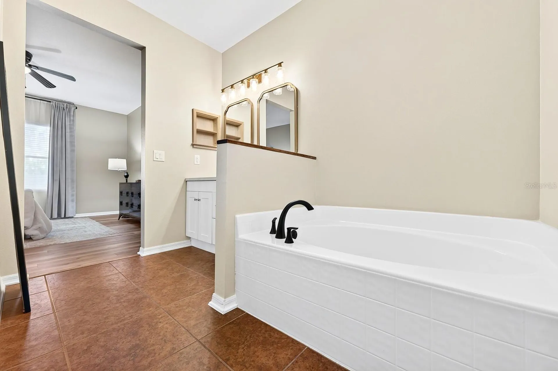 233 W Fiesta Key Loop Deland FL 32720