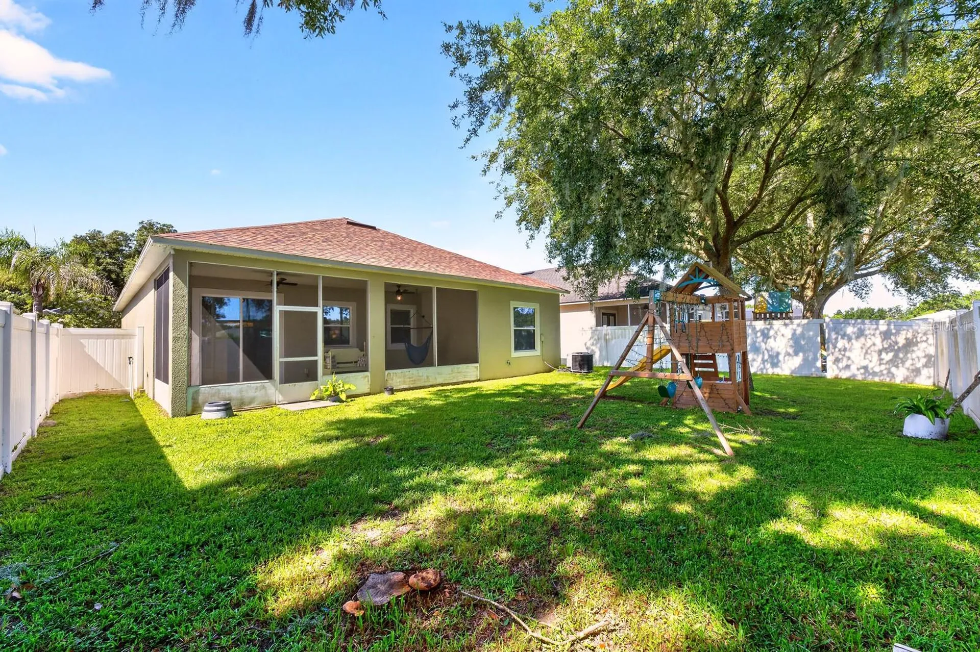 233 W Fiesta Key Loop Deland FL 32720
