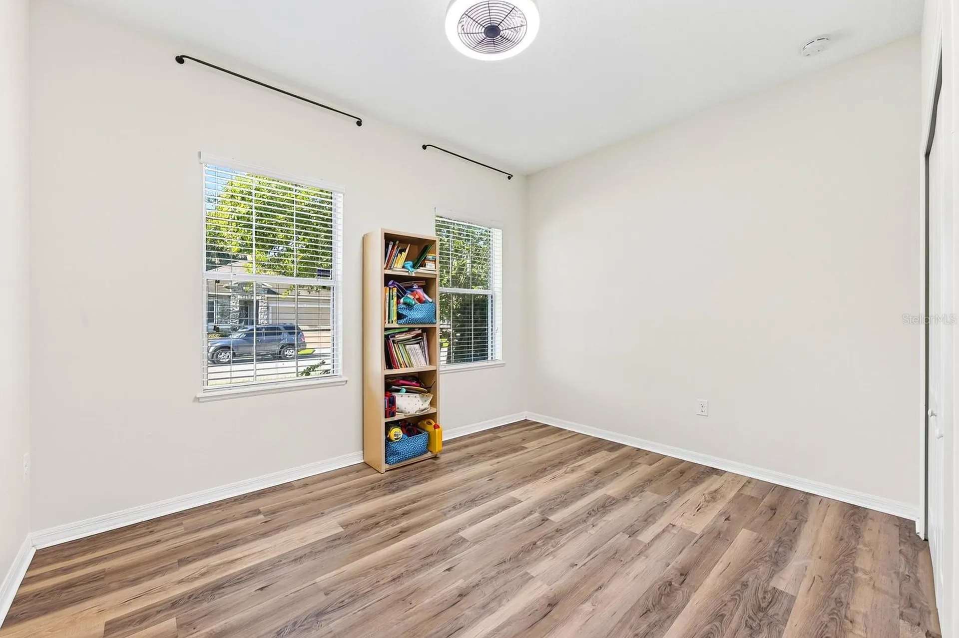 233 W Fiesta Key Loop Deland FL 32720