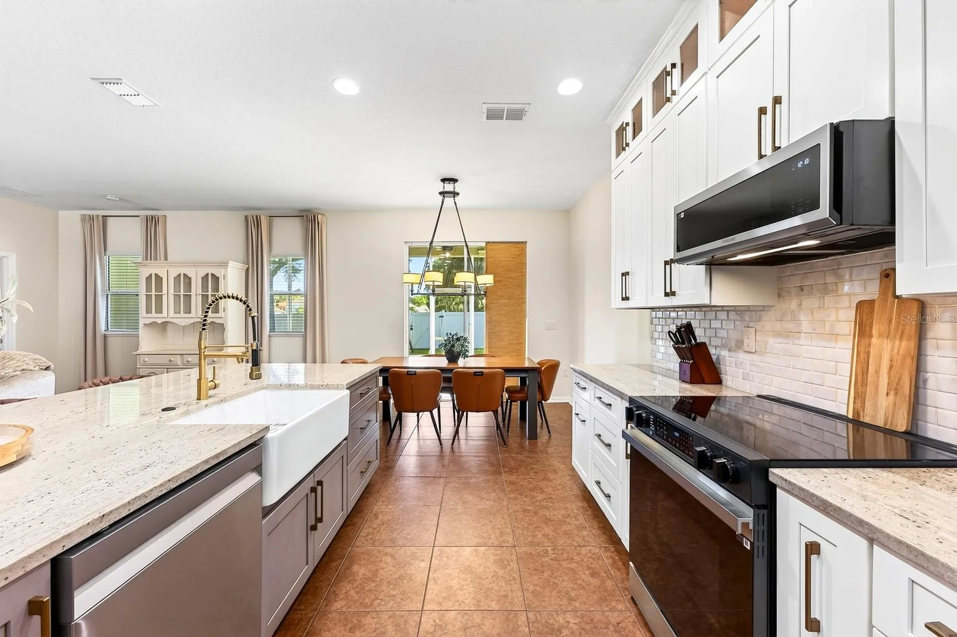 233 W Fiesta Key Loop Deland FL 32720
